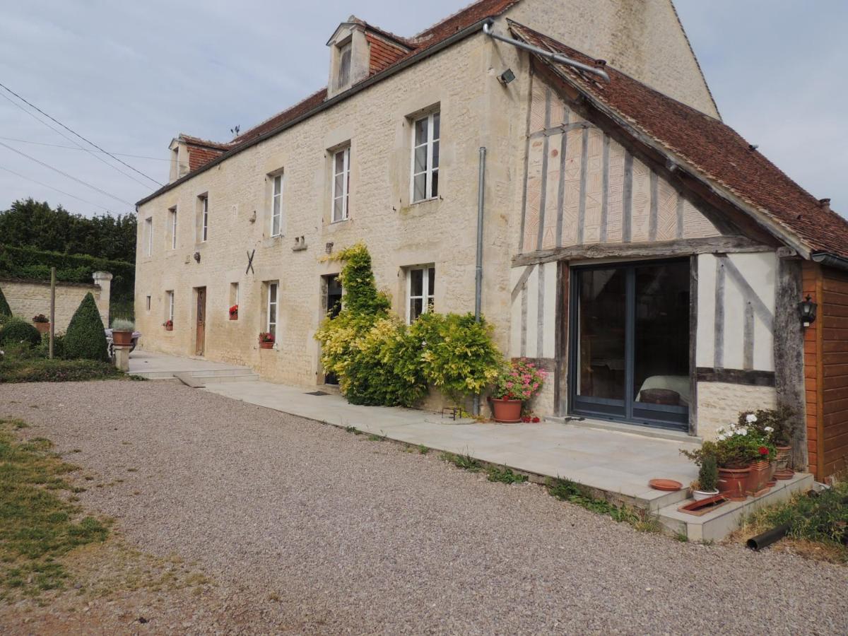 La Ferme Du Bourg Bed & Breakfast Eraines Exterior photo