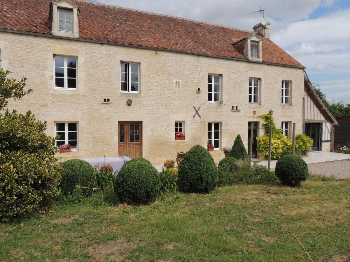 La Ferme Du Bourg Bed & Breakfast Eraines Exterior photo